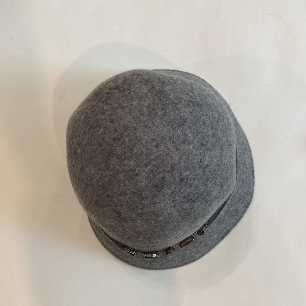 Holt Renfrew Grey Wool Cloche Hat with Black Beads Made in Italy - Picture 9 of 14